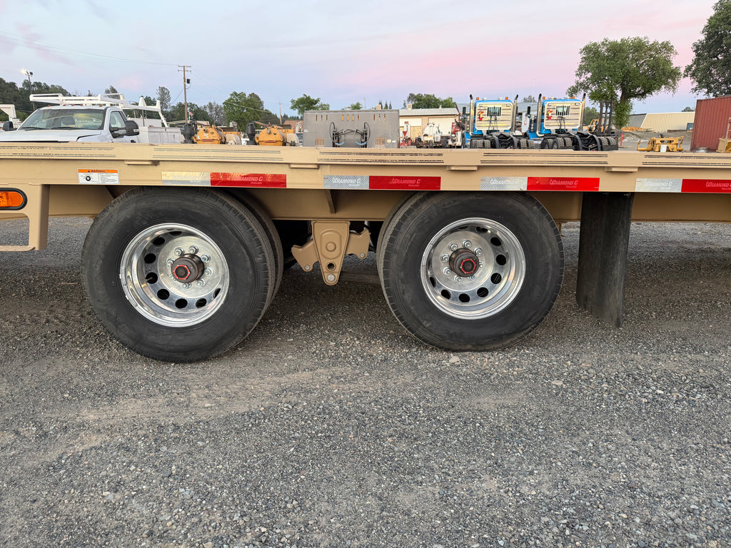 Diamond C  -- FMAX 212 35' Gooseneck -- HotShot Deluxe