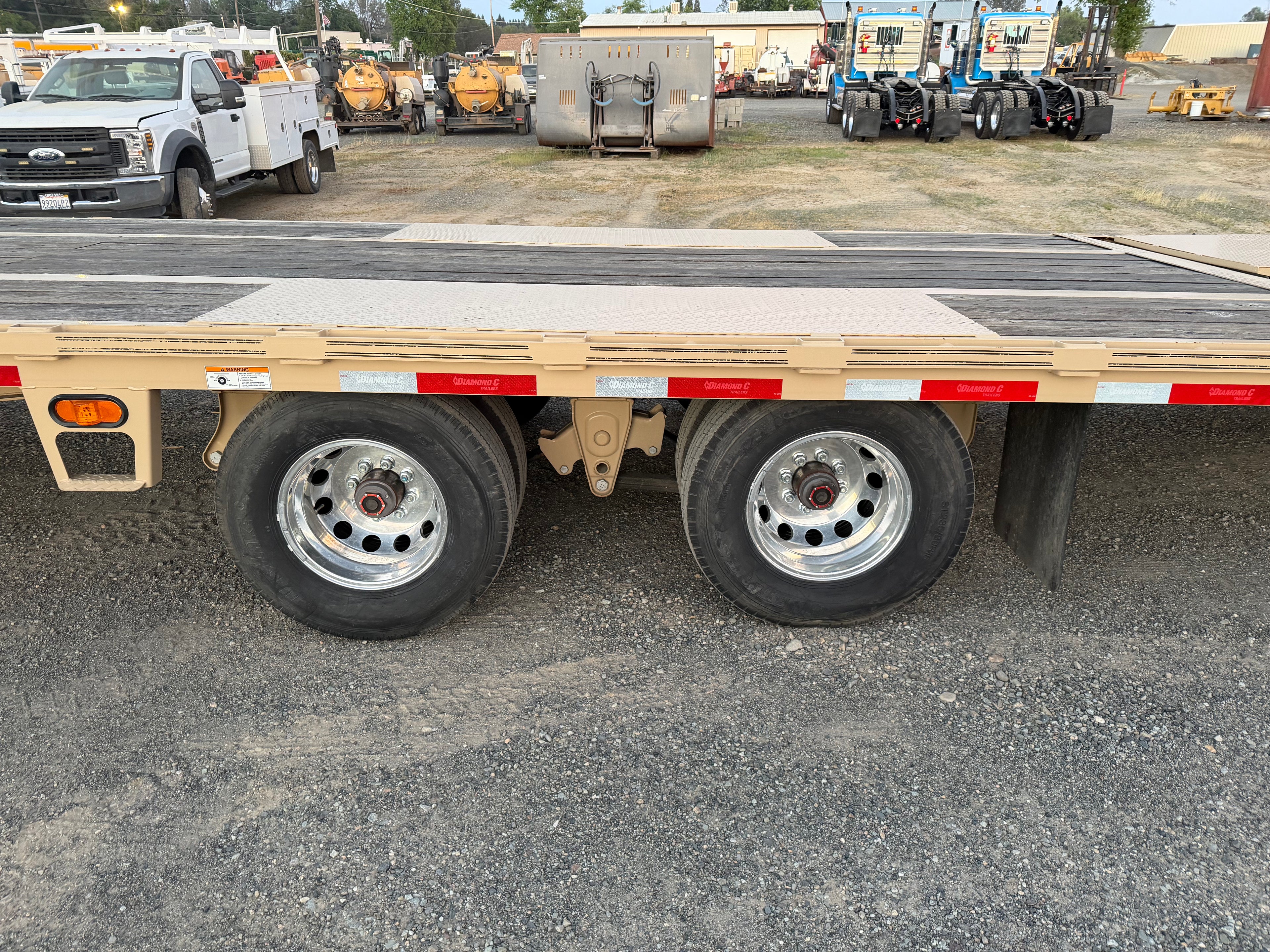 Diamond C  -- FMAX 212 35' Gooseneck -- HotShot Deluxe