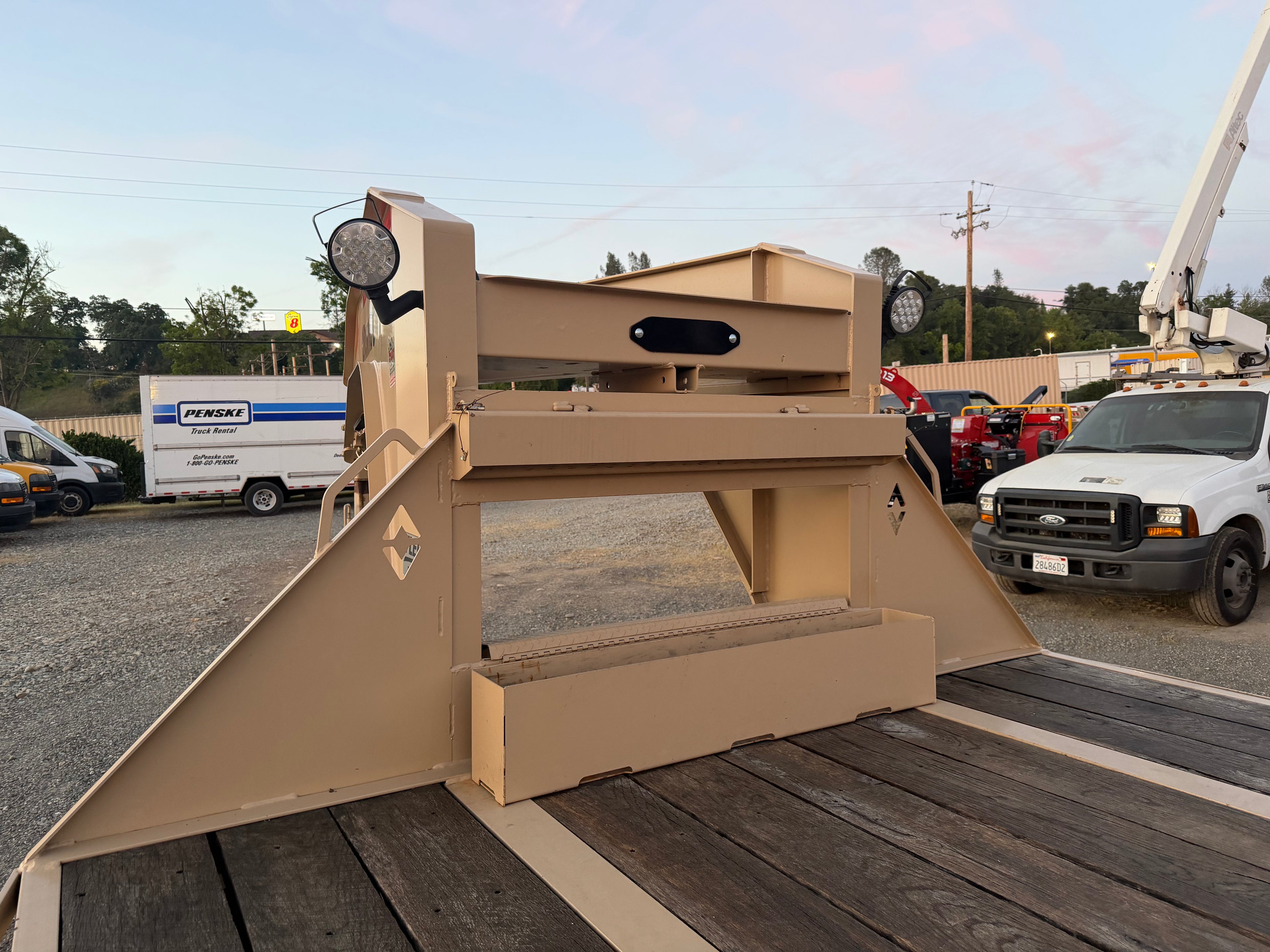 Diamond C  -- FMAX 212 35' Gooseneck -- HotShot Deluxe