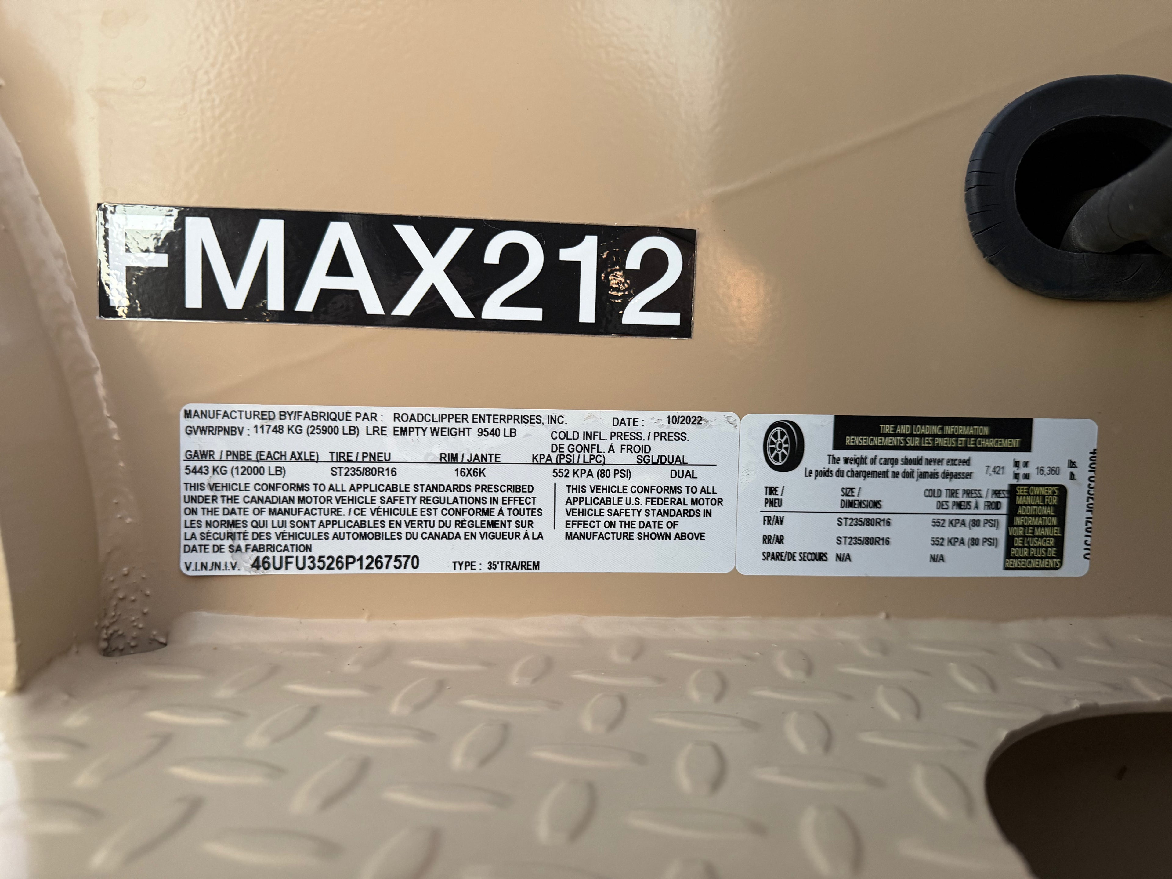 Diamond C  -- FMAX 212 35' Gooseneck -- HotShot Deluxe