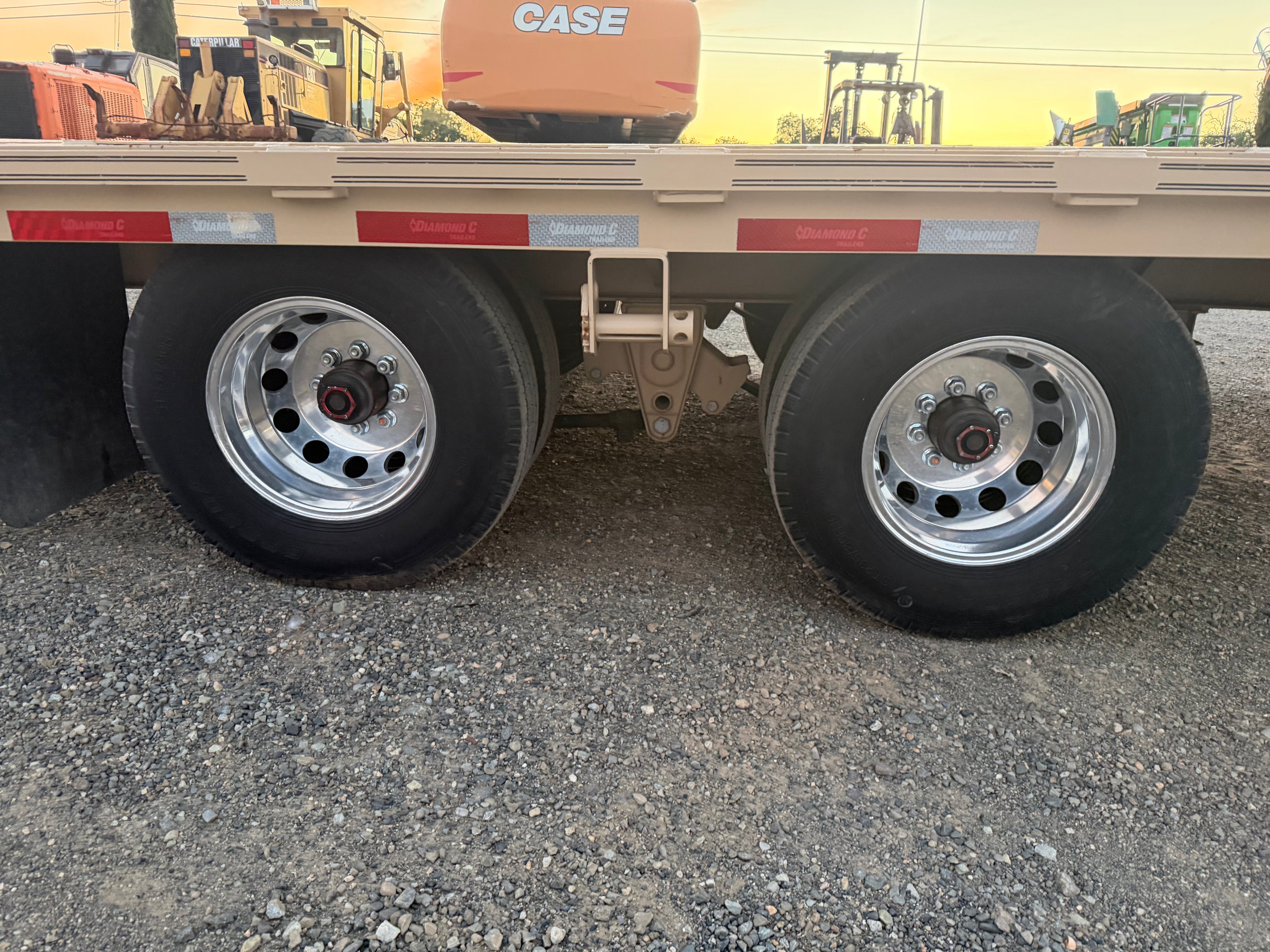 Diamond C  -- FMAX 212 35' Gooseneck -- HotShot Deluxe